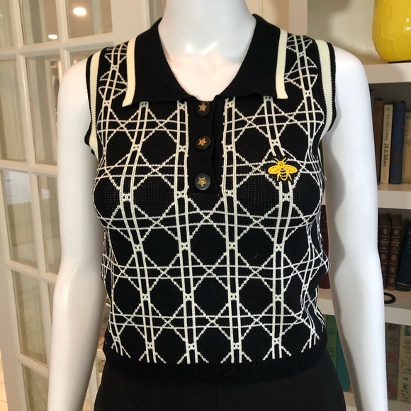 🐞 Chic Black and White Patterned Crop Top - Picture 2 of 3